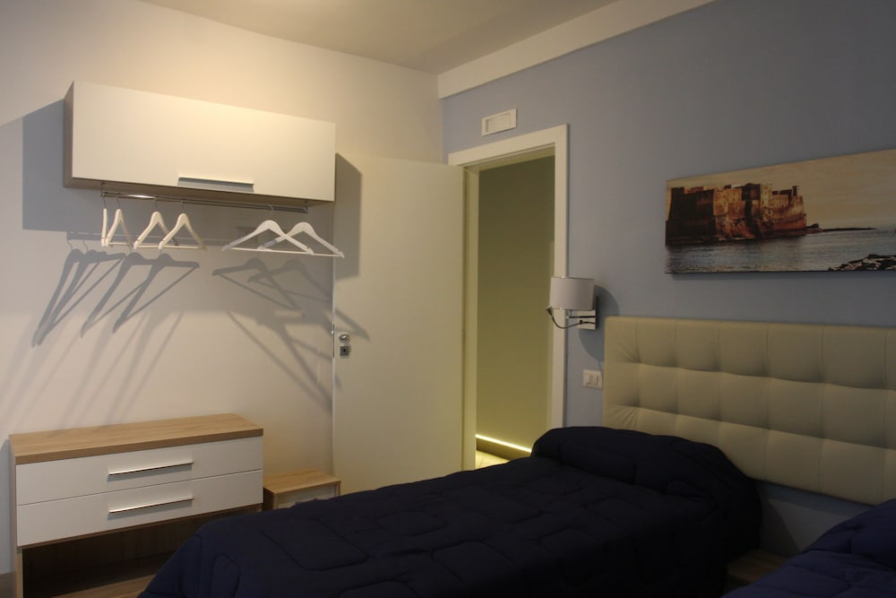 Фото Base Napoli B&b