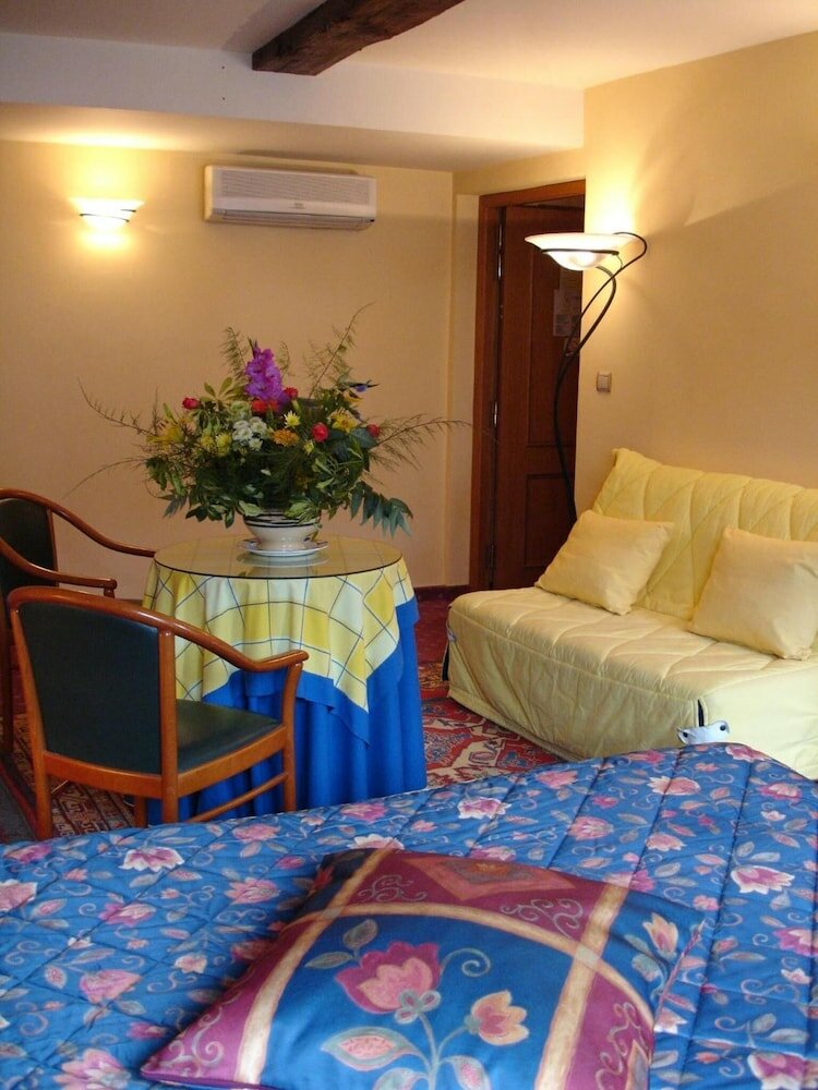 Фото Les Reflets Jaunes