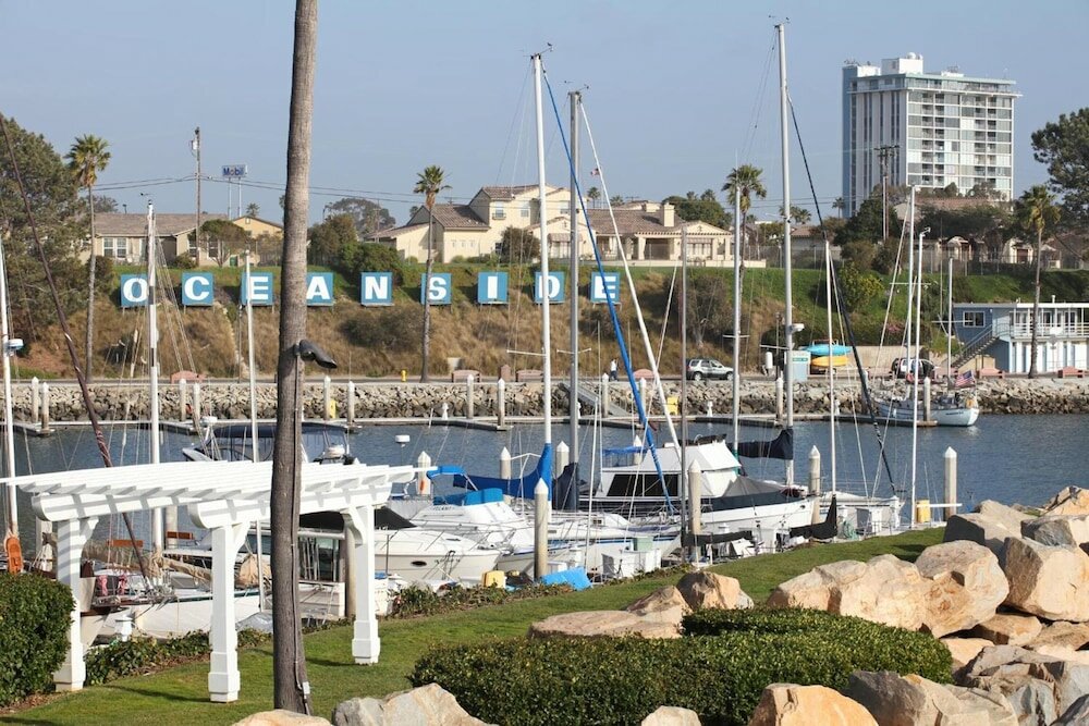 Фото Oceanside Marina Suites