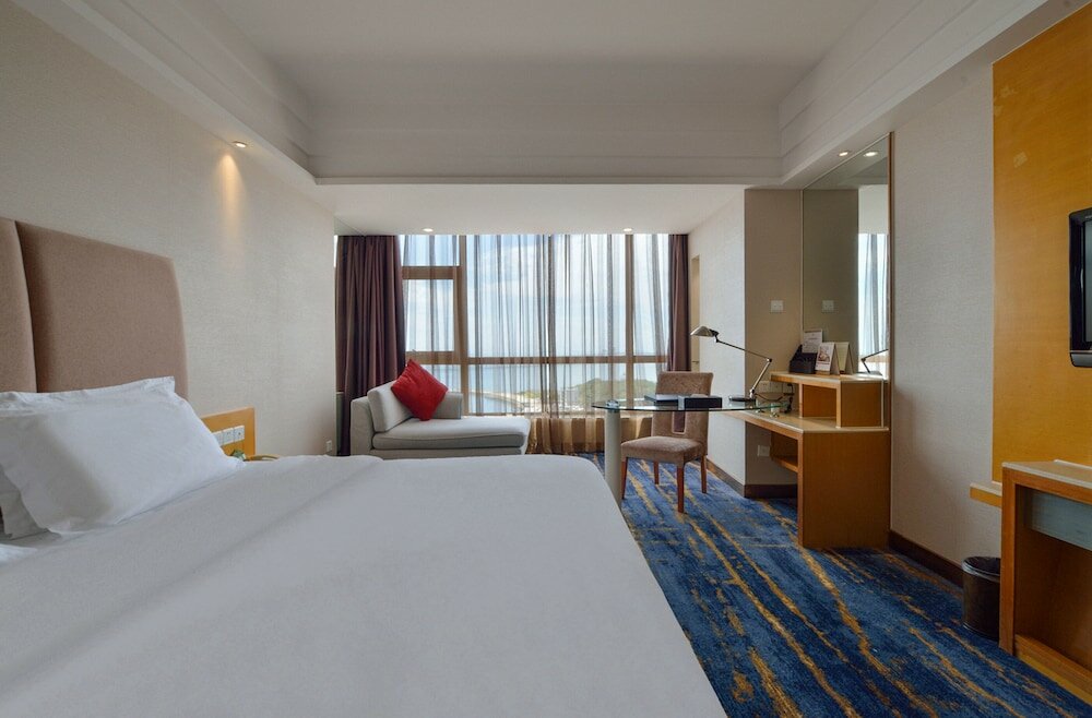 Фото Bayshore Hotel Dalian