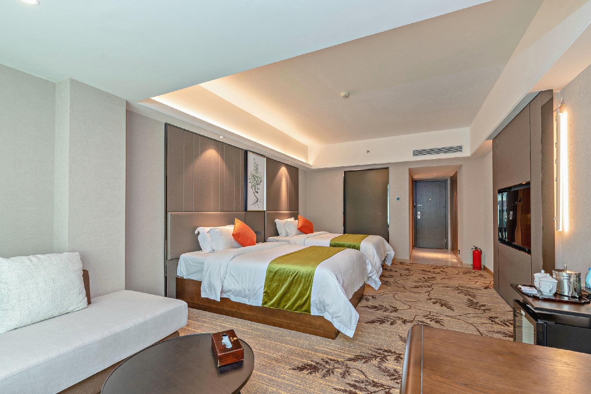 Фото New Pearl River Hotel