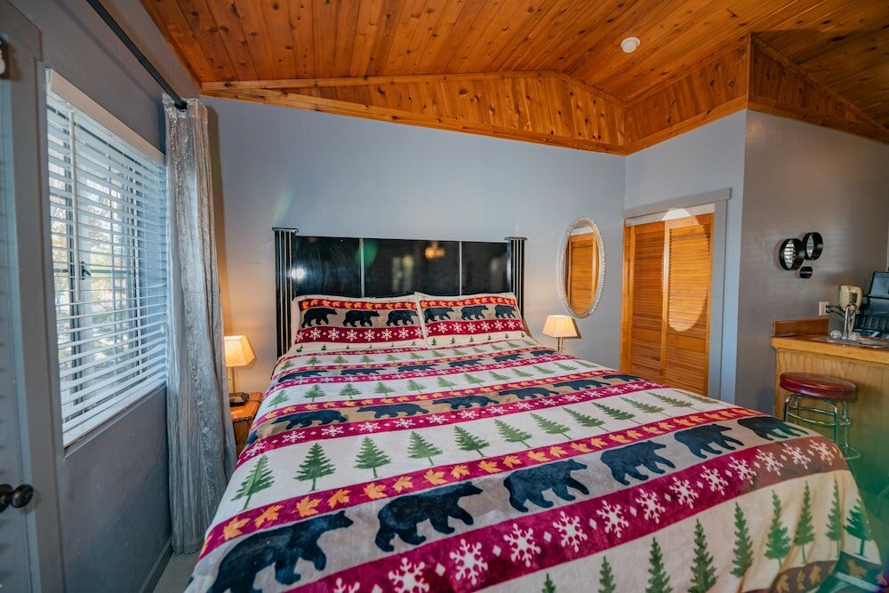 Фото Black Forest Lodge And Cabins