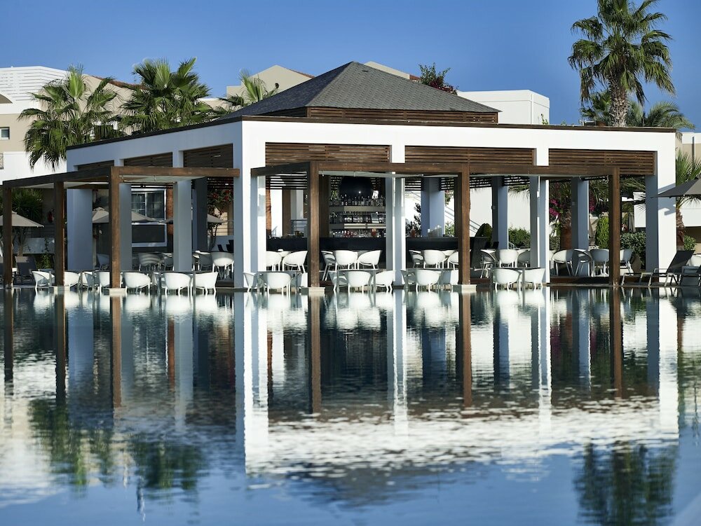 Фото Pelagos Suites Hotel & SPA