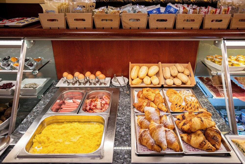 Фото Hotel Manfredi Suite in Rome