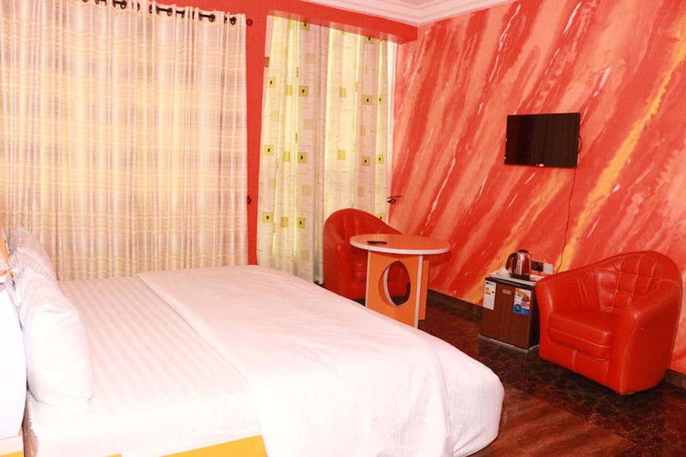 Фото Resdon Hotel and Suites