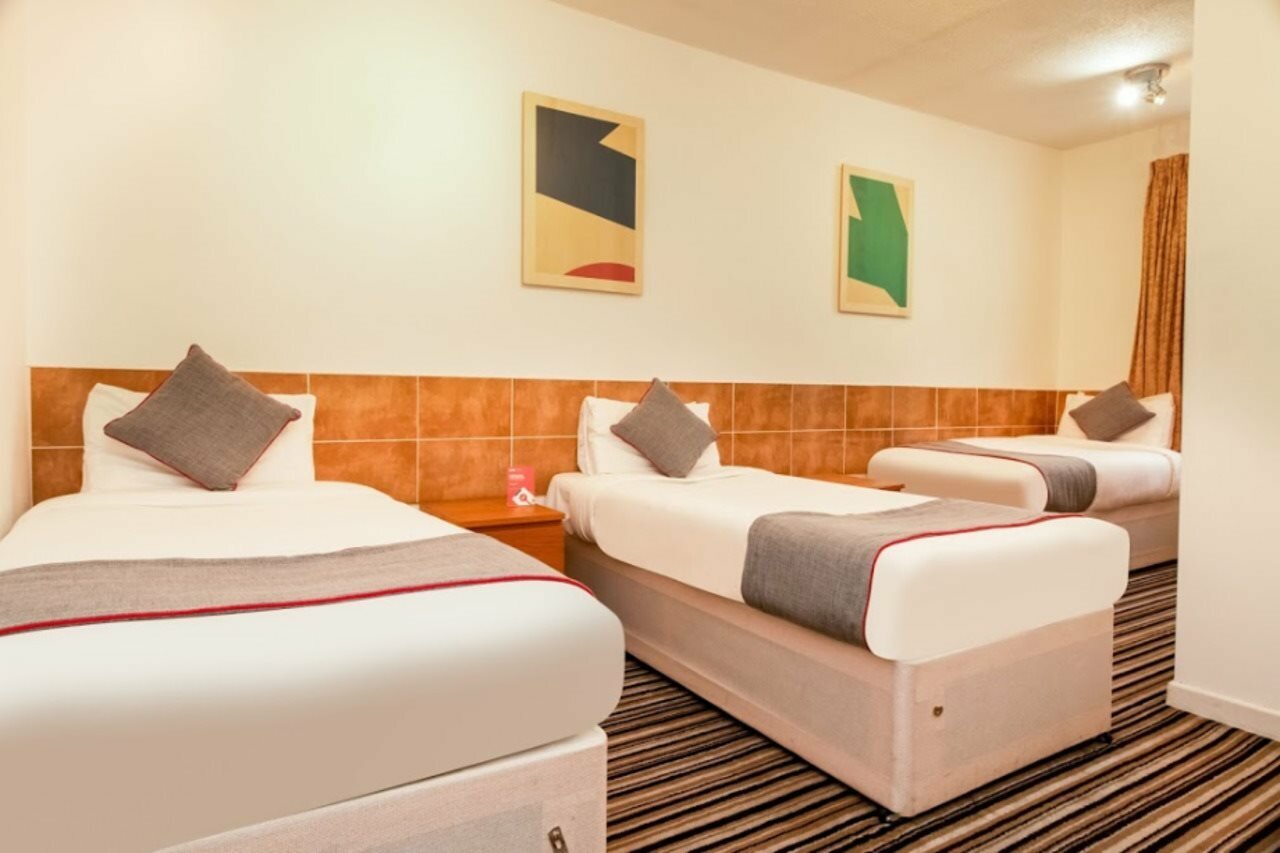 Фото Oyo Flagship Cardiff Central