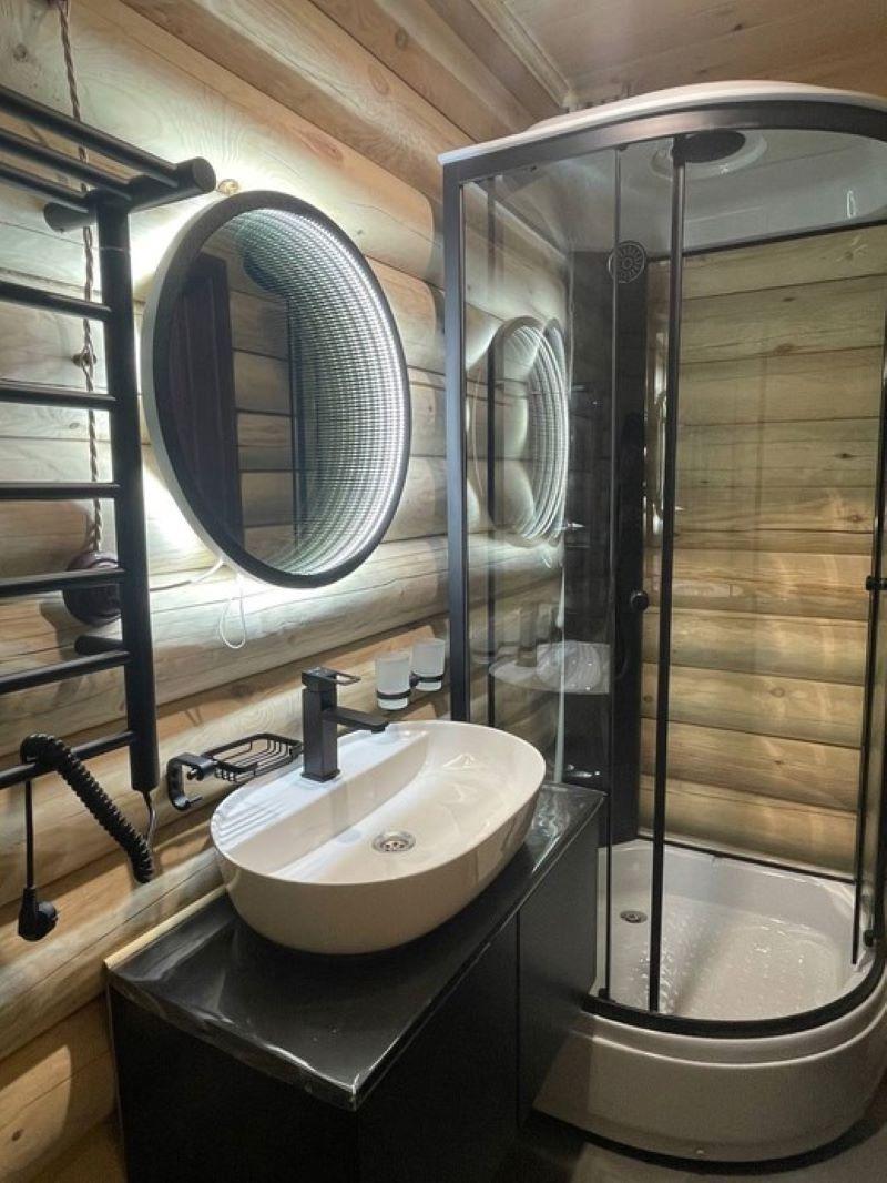 Фото Домик в лесу