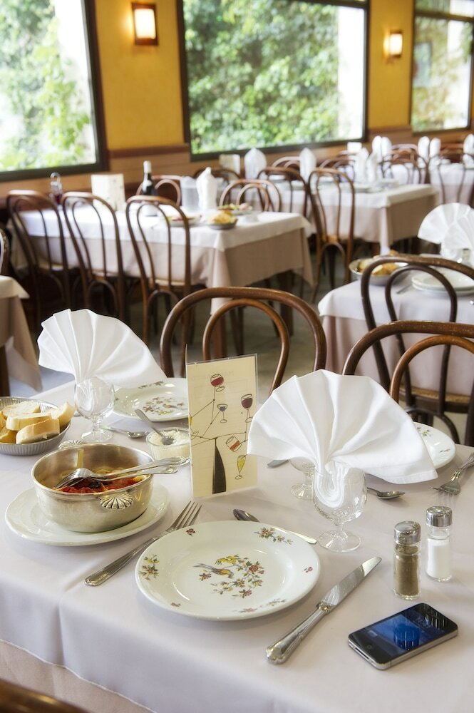 Фото The Originals City, Hôtel Astoria Vatican, Lourdes