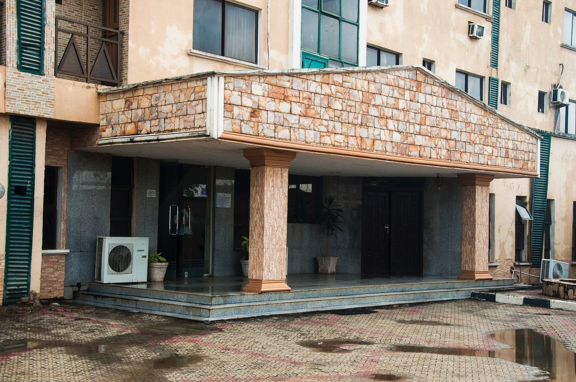 Фото Alfoscar Hotel & Suites