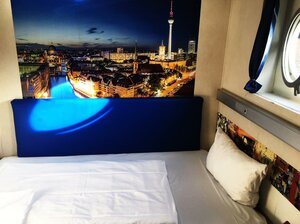 Хостел Eastern Comfort - The swimming hostel