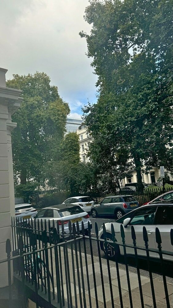 Фото Mitre House Hotel