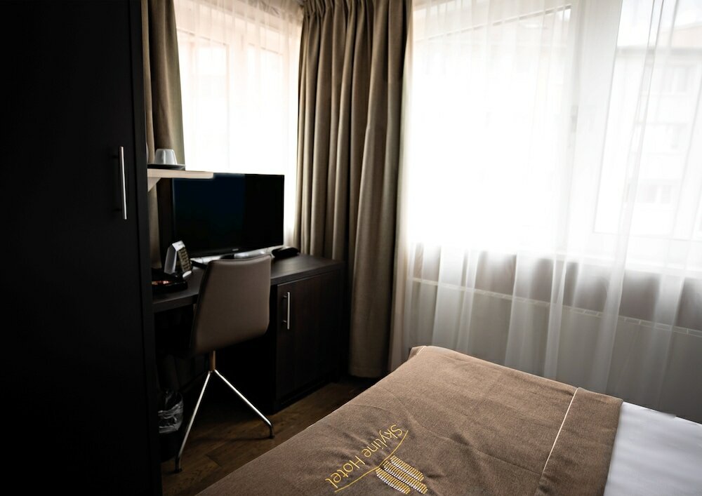 Фото Skyline Hotel