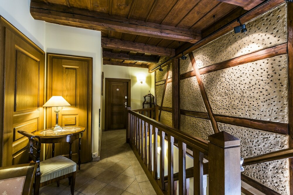 Фото Golden Well Hotel