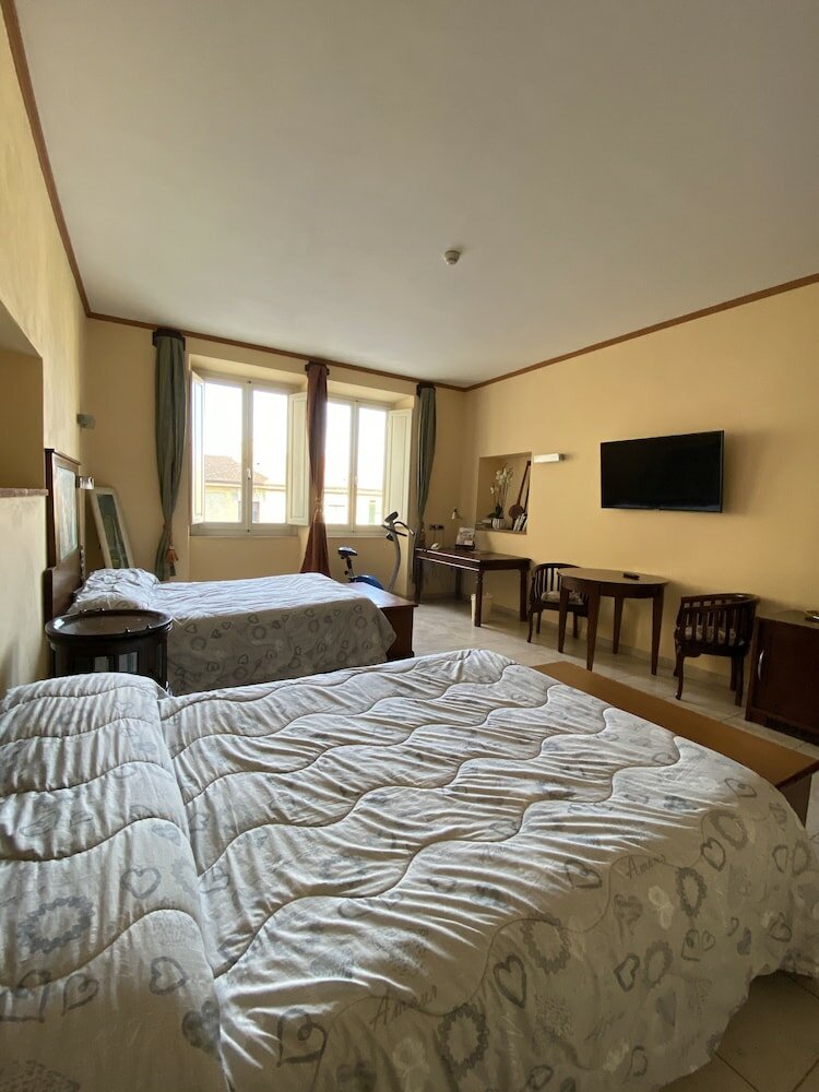 Фото Vogue Hotel