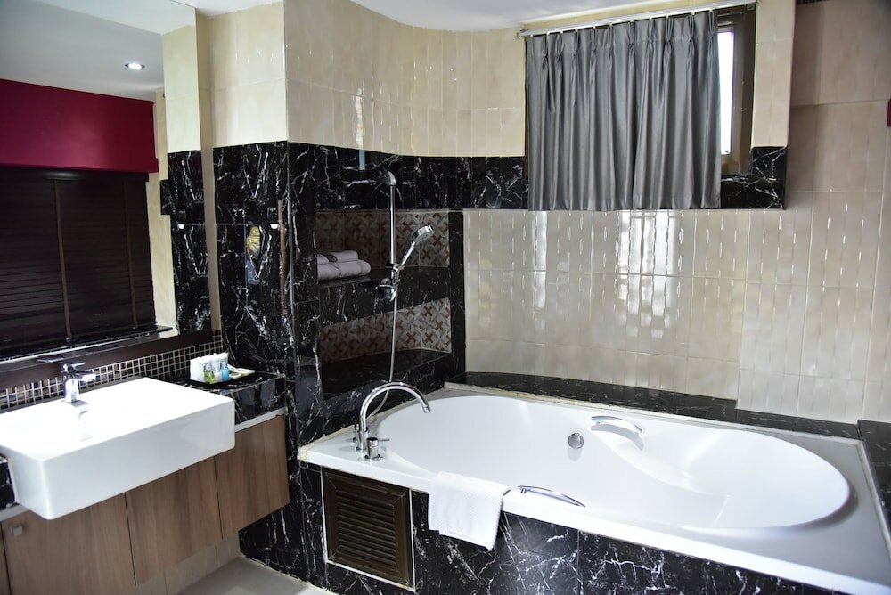 Фото Grand Pink Hotel Hat Yai