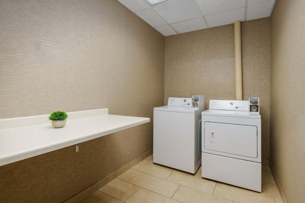 Фото Courtyard by Marriott Salinas Monterey