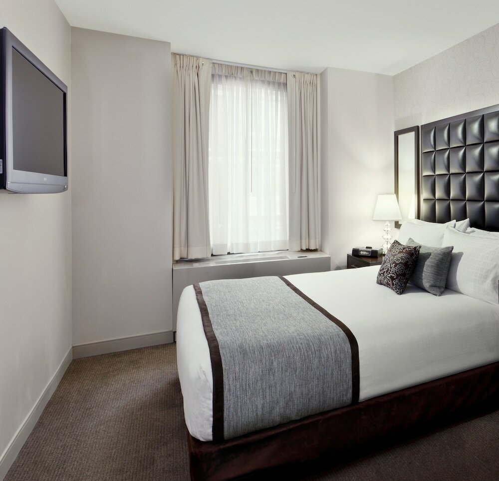 Фото Distrikt Hotel New York City, Tapestry Collection by Hilton