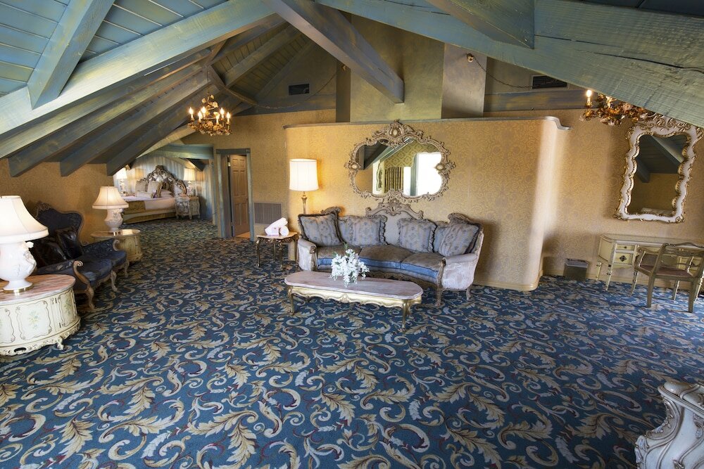 Фото Madonna Inn