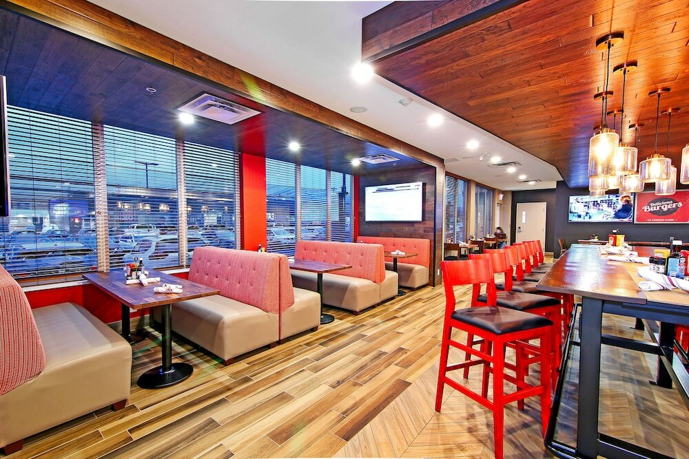 Фото Holiday Inn Hotel & Suites Calgary Airport North by IHG