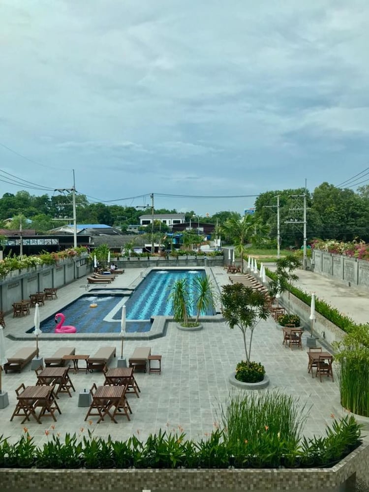 Фото The Mangrove Hotel