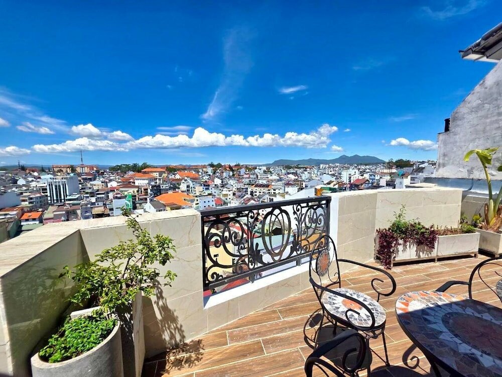 Фото Tulip Hotel 3