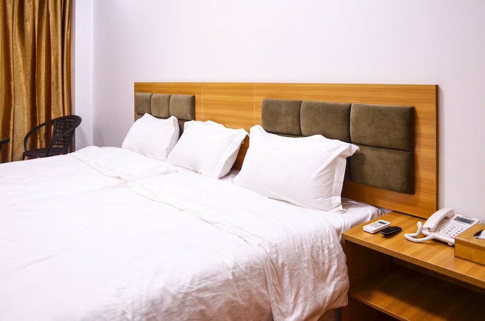 Фото Chinese Business Hotel