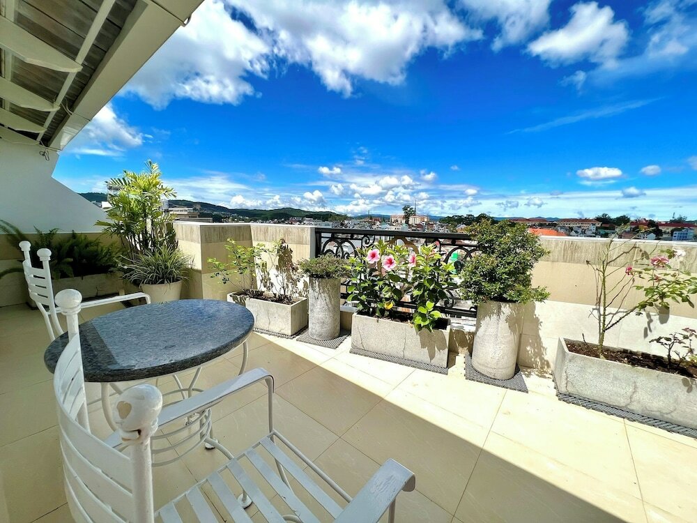 Фото Tulip Hotel 3