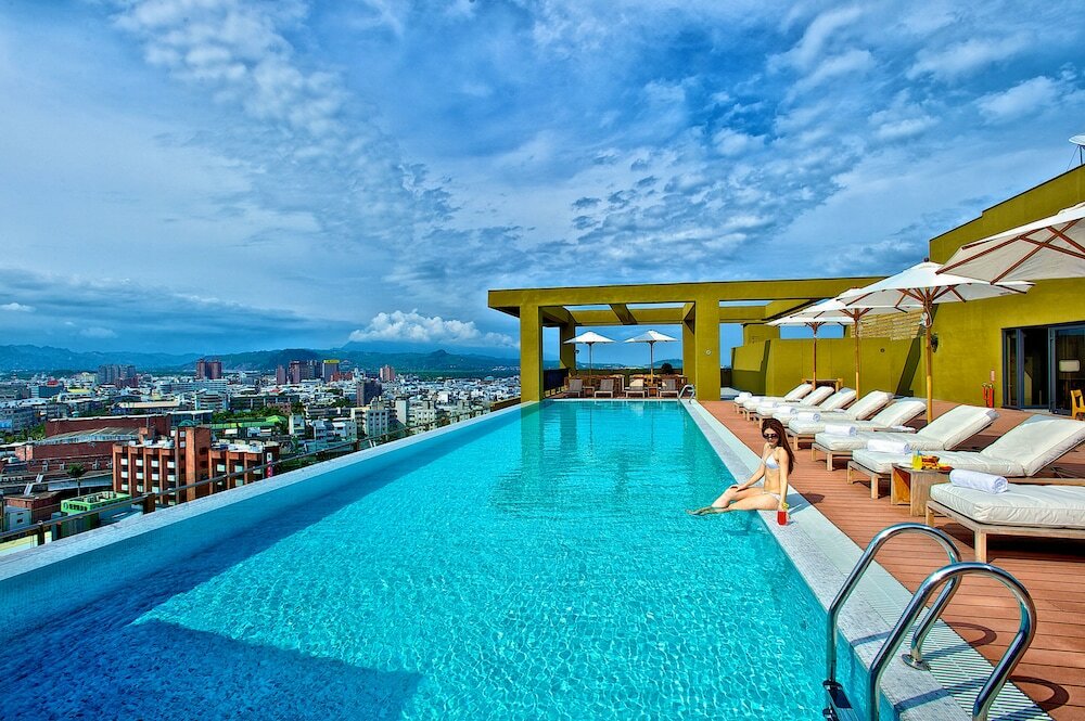 Фото The Gaya Hotel