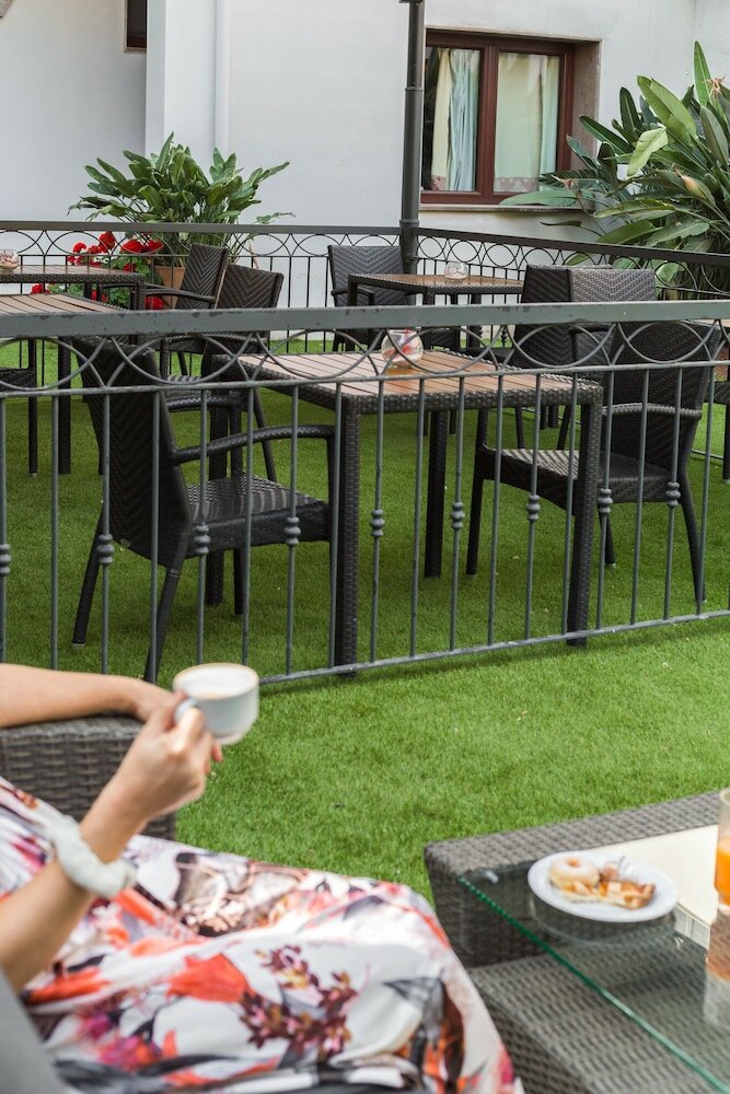 Фото Hotel Domomea