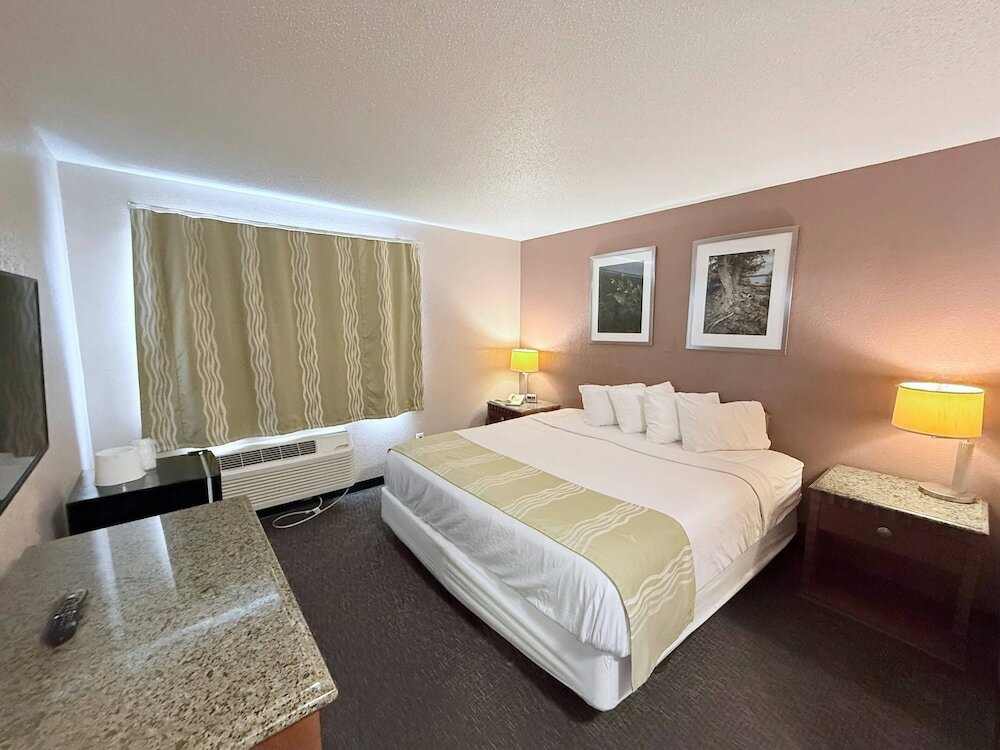 Фото Rodeway Inn Fargo