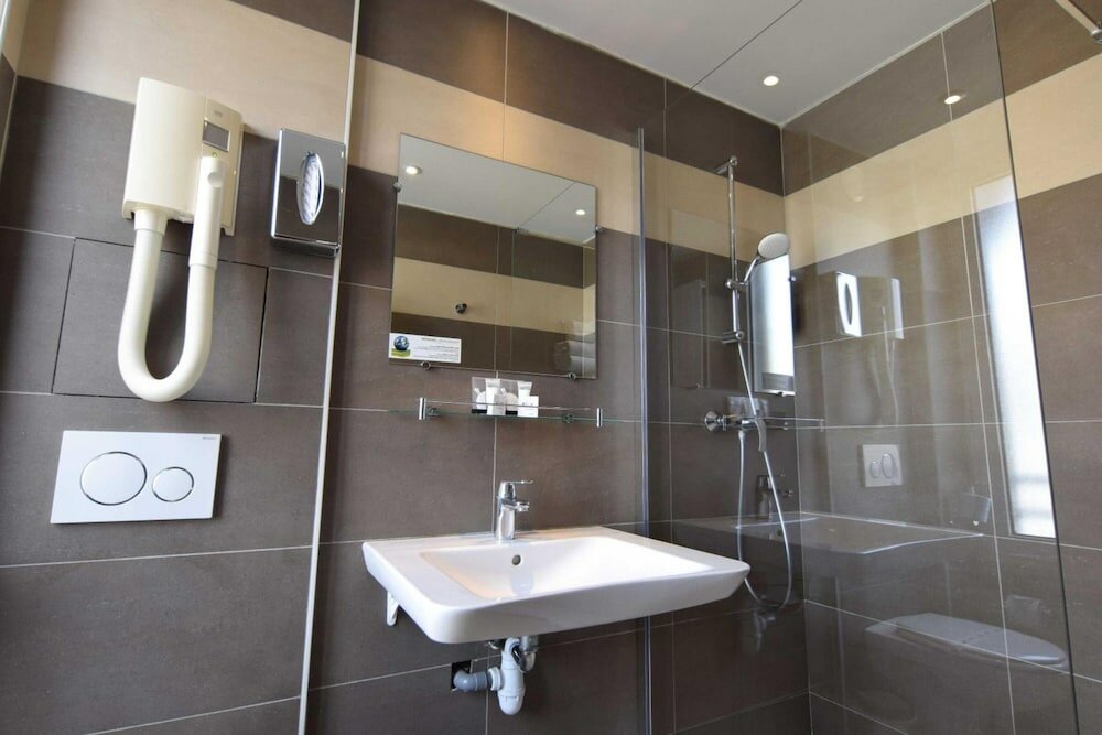 Фото Hotel Alyss Cambronne Eiffel