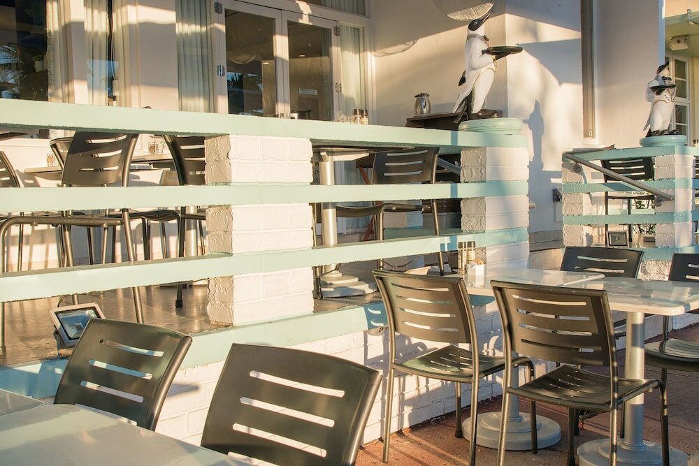 Фото The Penguin Hotel