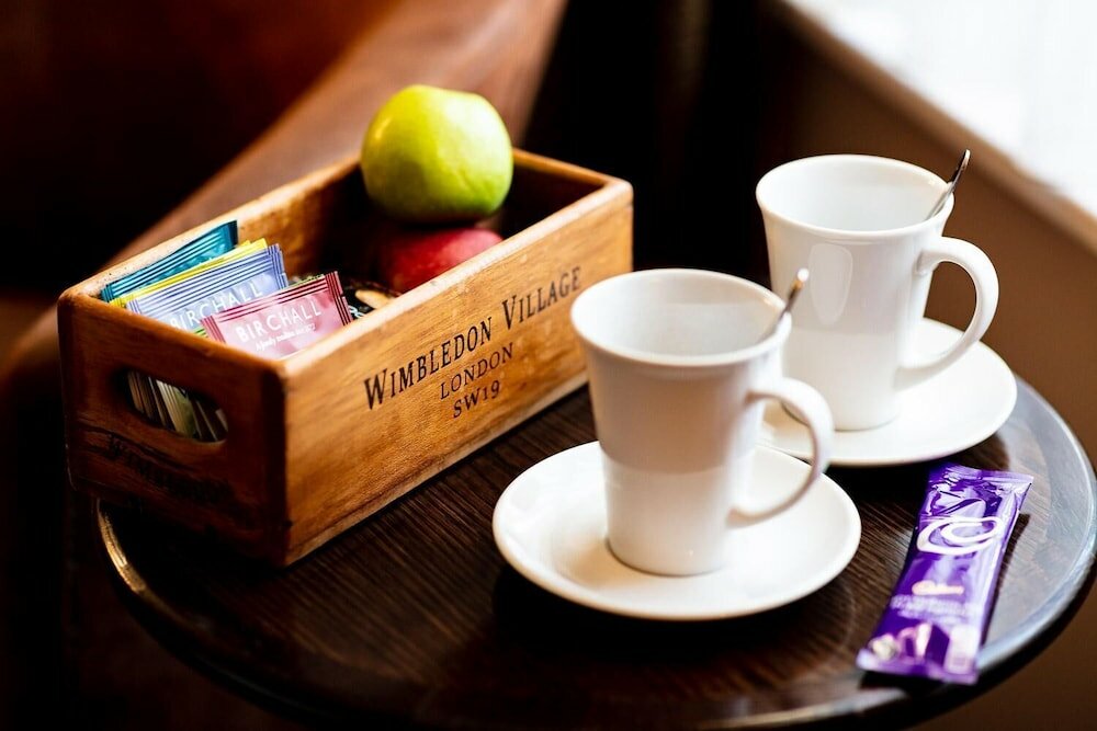 Фото The Rose & Crown Wimbledon