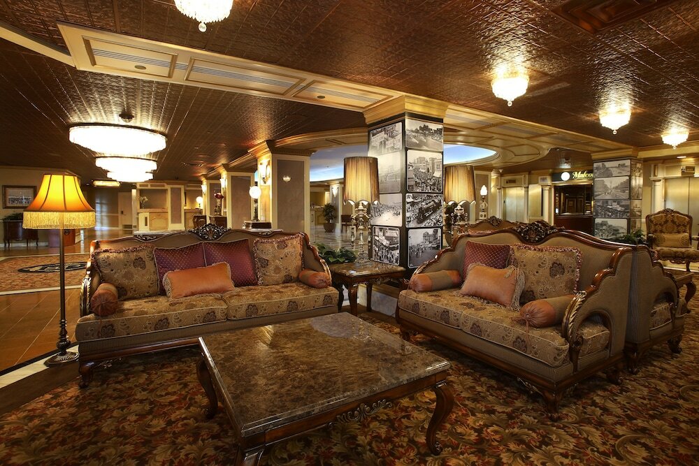 Фото The Claridge Hotel