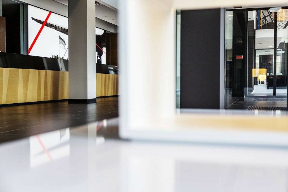 Фото Steigenberger Airport Hotel Berlin