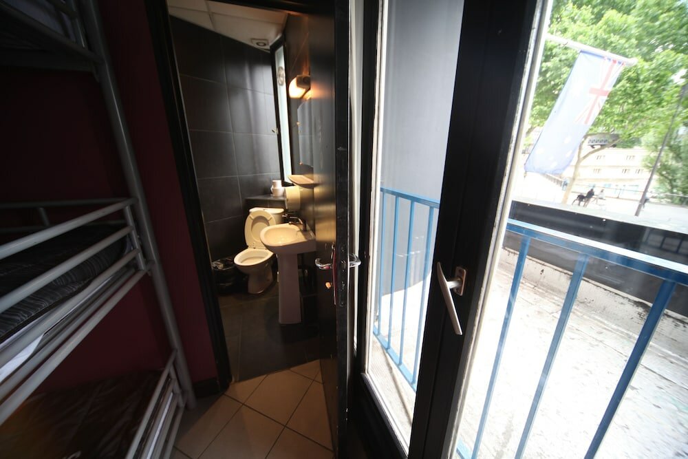 Фото Peace and Love Hostel - Hostel Paris