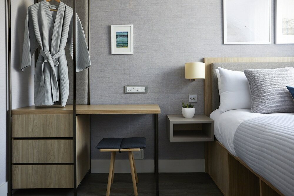 Фото Inhabit, Southwick Street