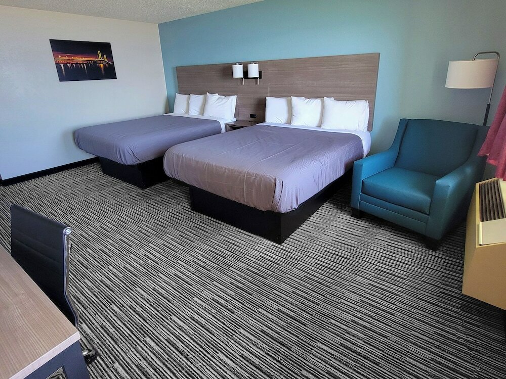 Фото Bavarian Haus Lakefront Inn