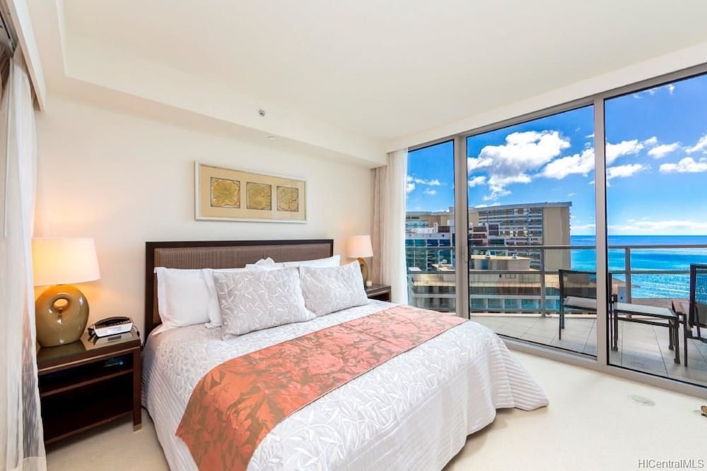 Фото Jet Luxury @ The Trump Waikiki