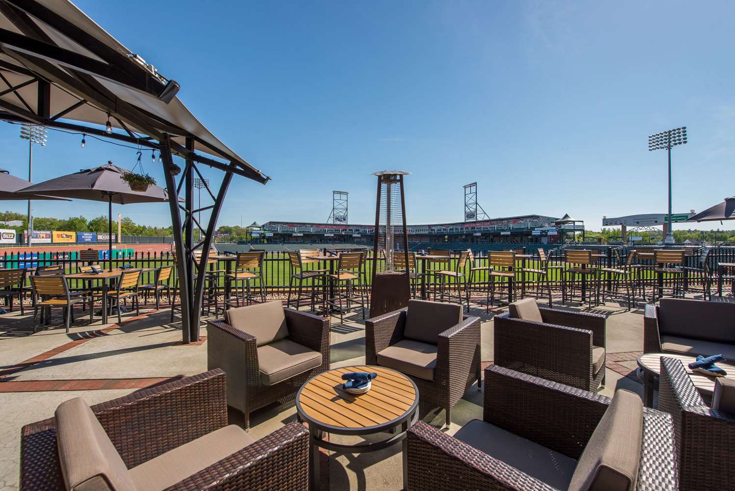 Фото Hilton Garden Inn Manchester Downtown