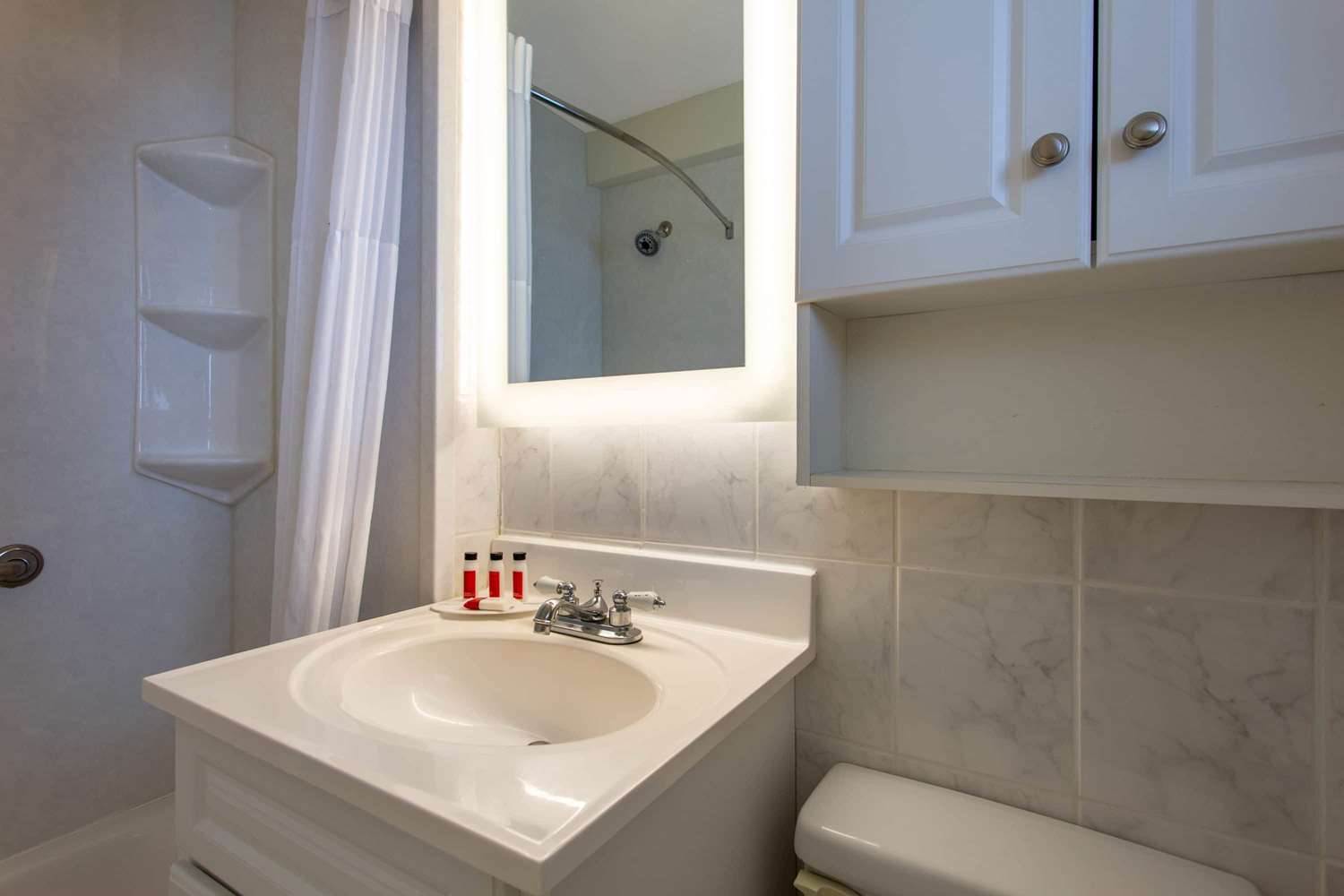 Фото Days Inn by Wyndham Ocean City Oceanfront