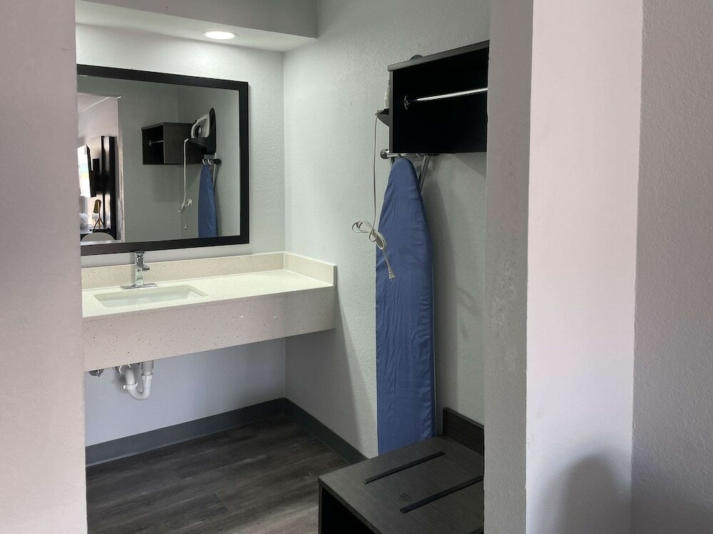 Фото Studio 6 Tulsa, Ok - Central