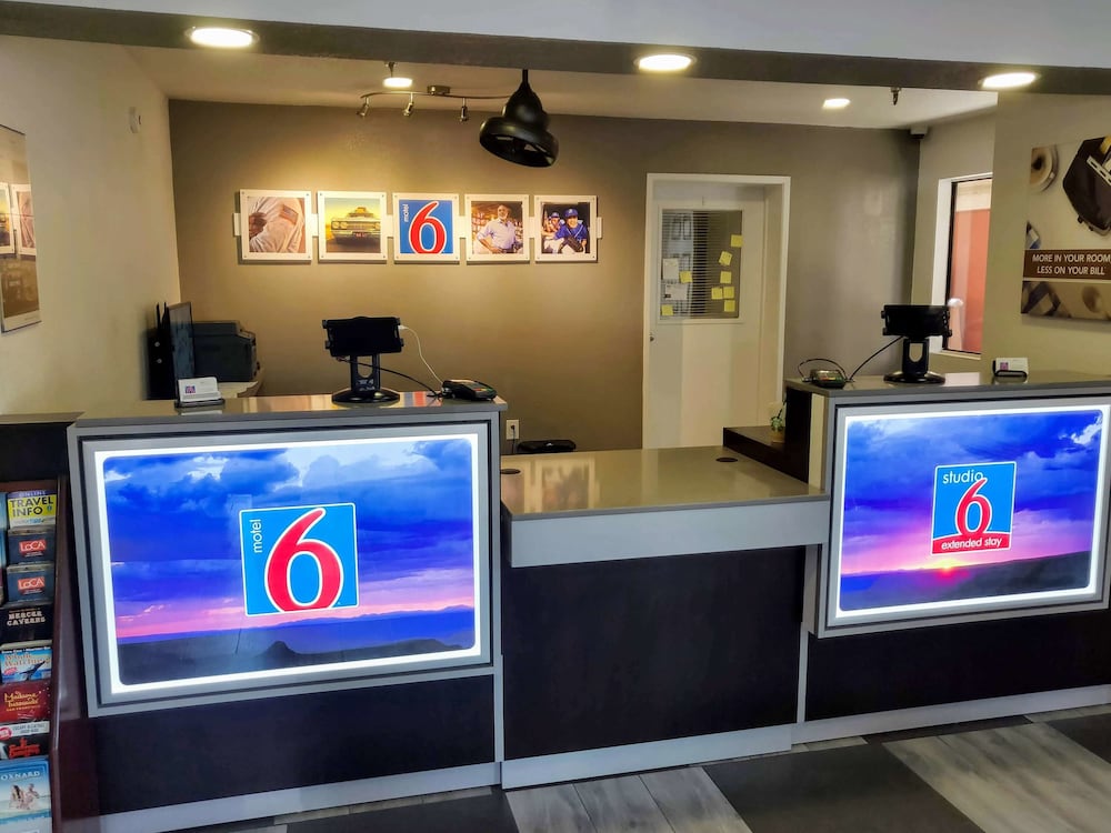 Фото Motel 6 Fresno CA Yosemite Hwy