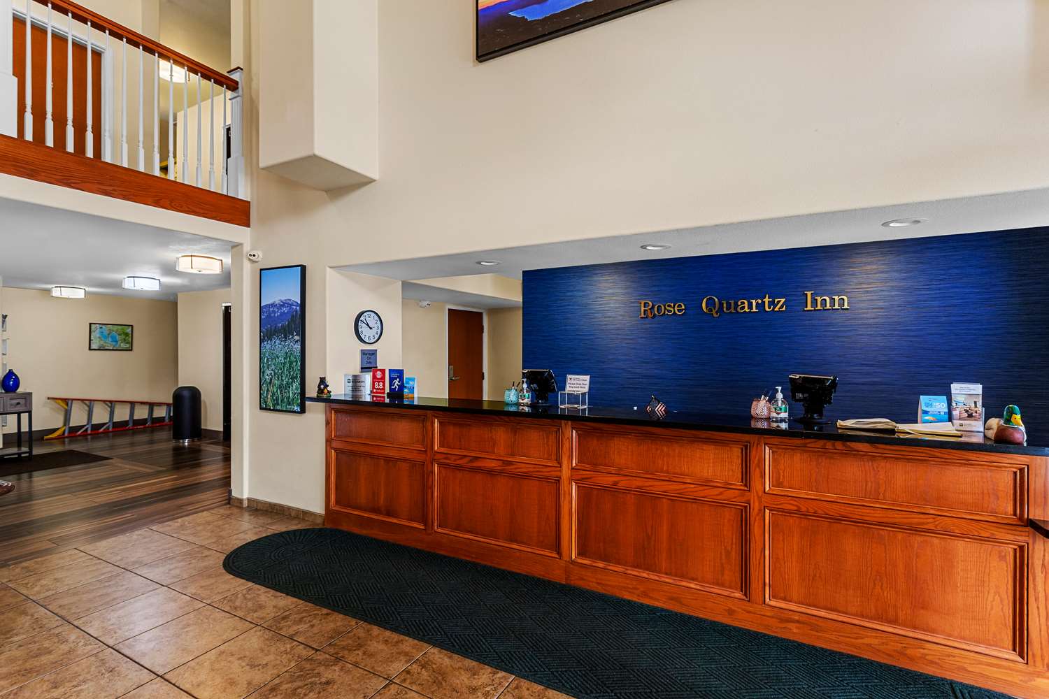 Фото Best Western Rose Quartz Inn