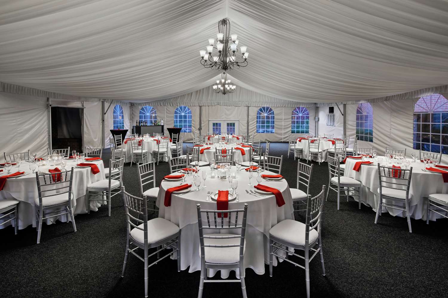 Фото DoubleTree Suites by Hilton Hotel Charlotte - SouthPark