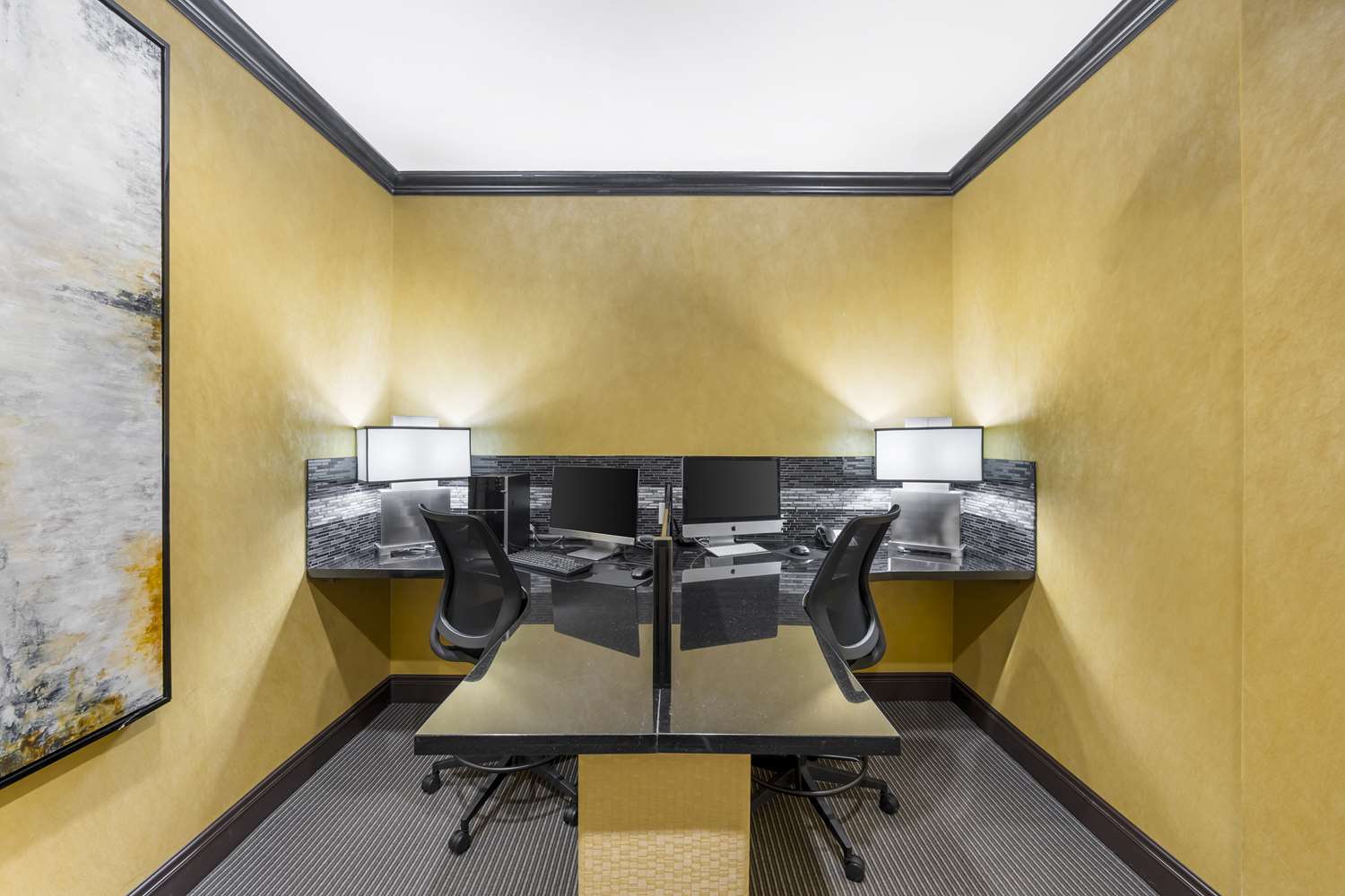 Фото Best Western Plus Emerald Inn & Suites