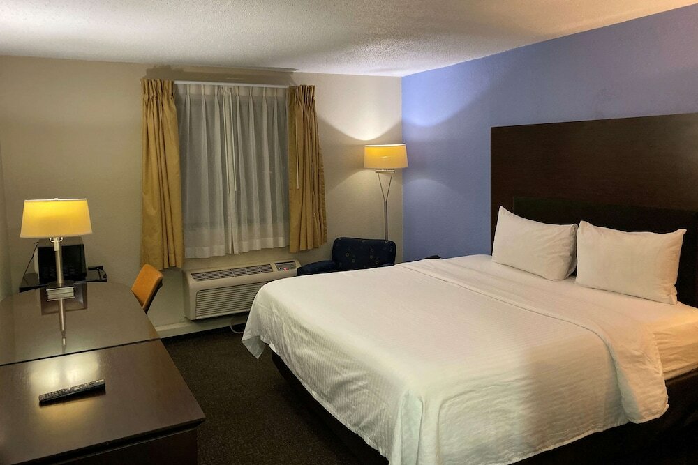 Фото Days Inn and Suites by Wyndham Hammond, In