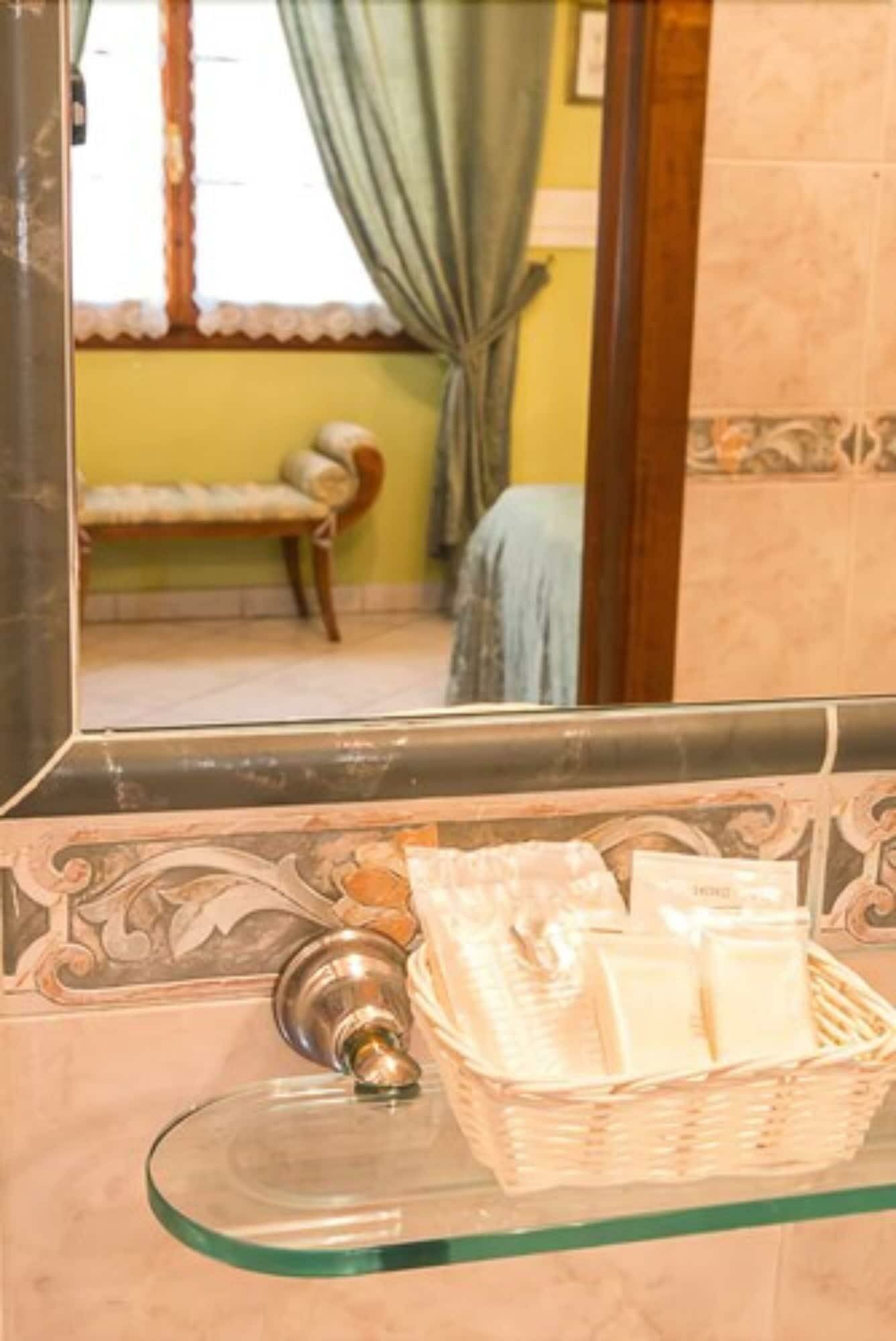 Фото Old Florence Inn