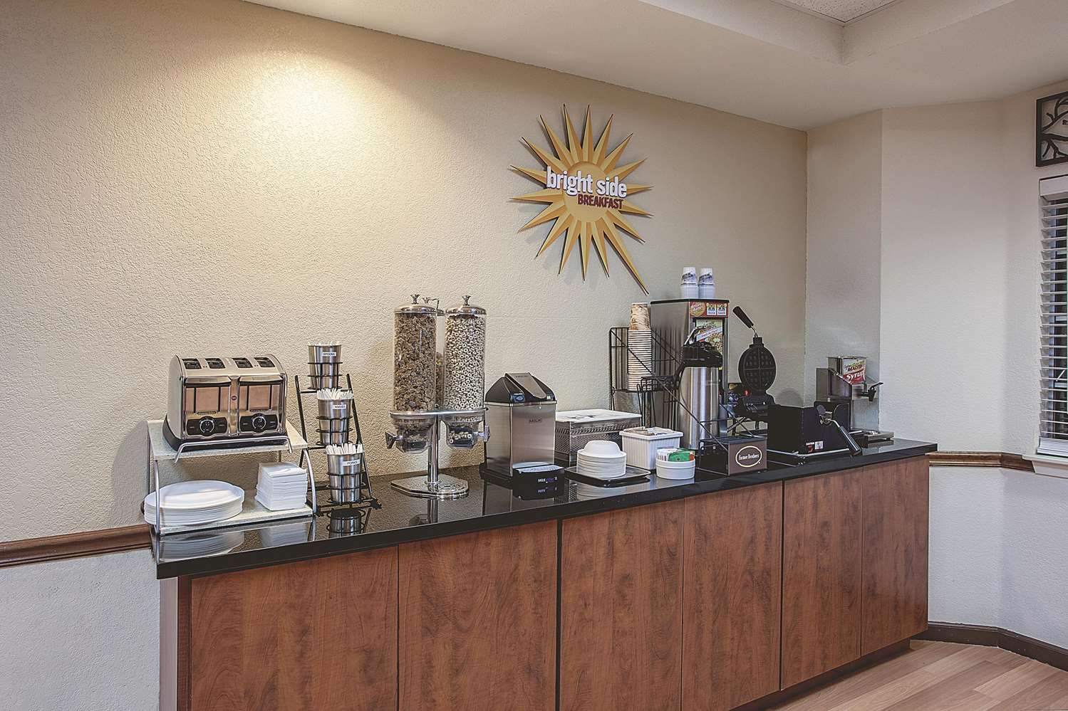 Фото La Quinta Inn & Suites by Wyndham Davis