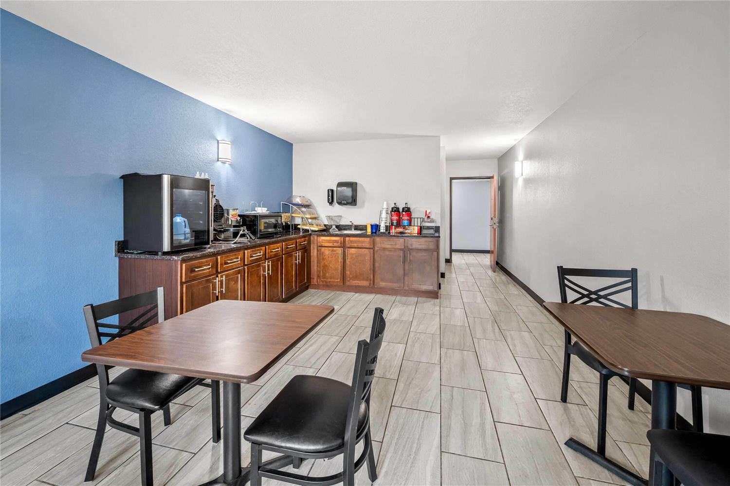 Фото Days Inn by Wyndham New Orleans Pontchartrain